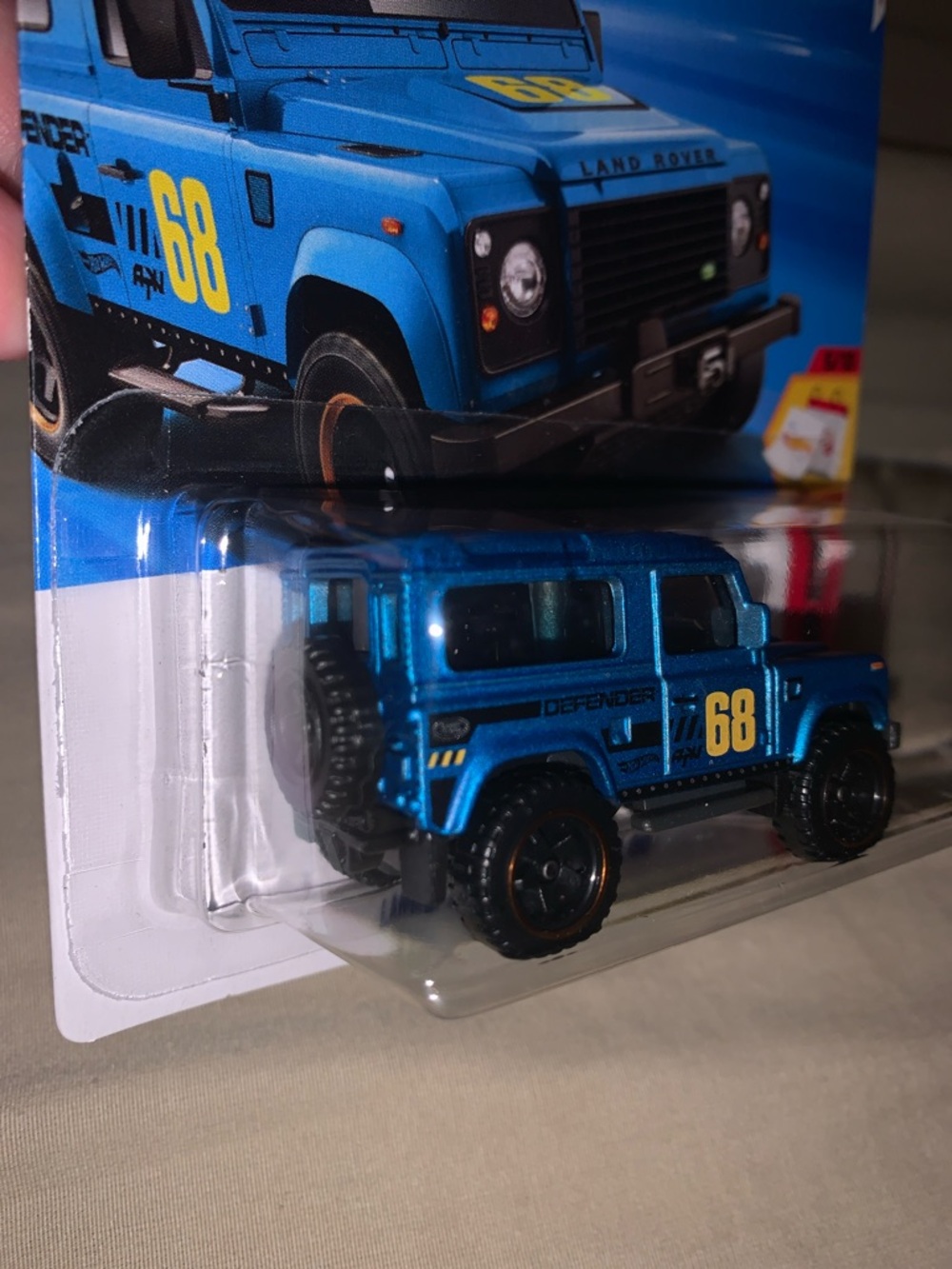 Land Rover Defender 90 Hot Wheels - Picture 7 of 7